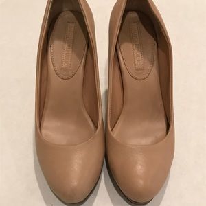 SALE!!! Banana Republic High Heel Pump - 7.5